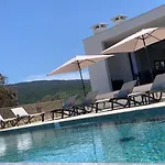 Rivoli Vue Et Piscine Villa *