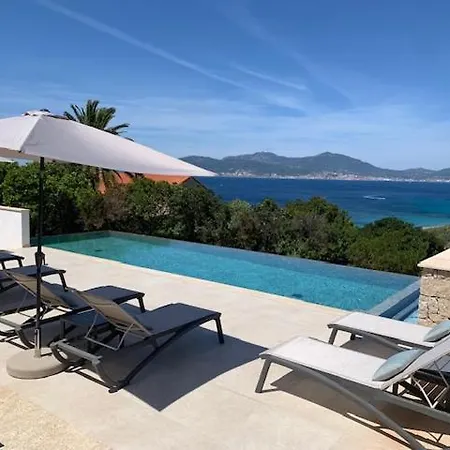 Willa Rivoli Vue Et Piscine
