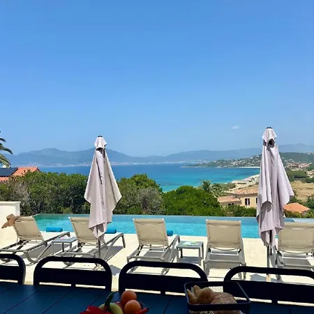 Rivoli Vue Et Piscine