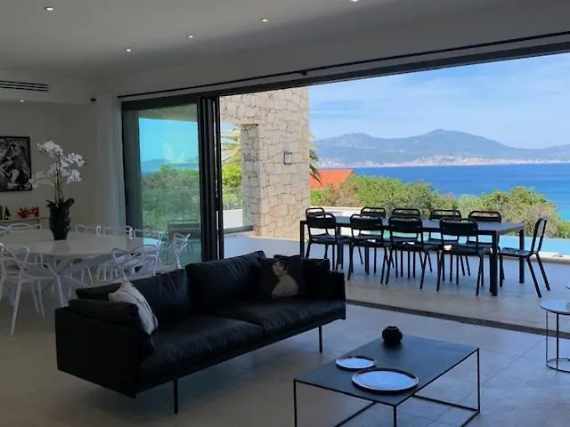 Rivoli Vue Et Piscine *