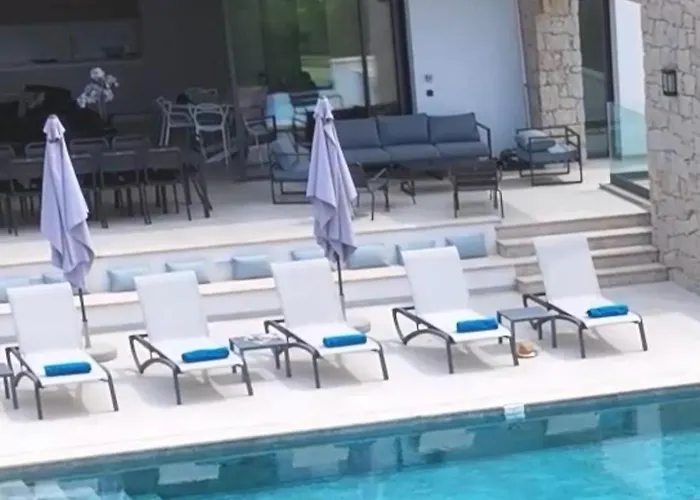 Βίλα Rivoli Vue Et Piscine Pietrosella