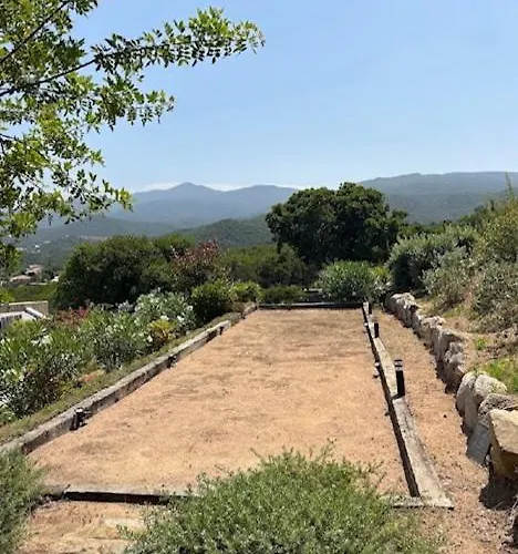 Rivoli Vue Et Piscine *