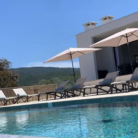 Villa Rivoli Vue Et Piscine *