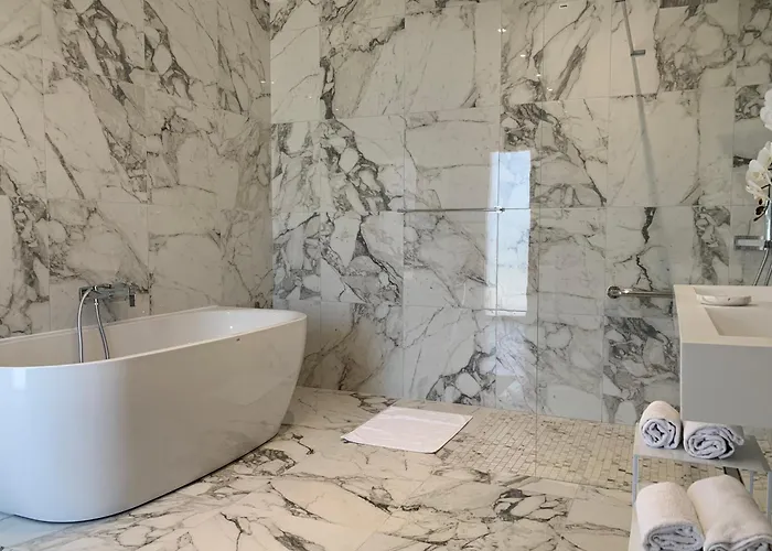 Villa Rivoli Vue Et Piscine *